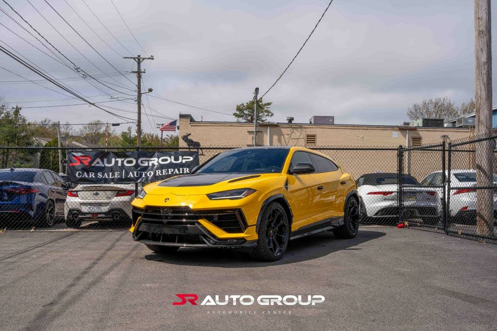 2023 Lamborghini Urus Performante AWD Quincy, MA